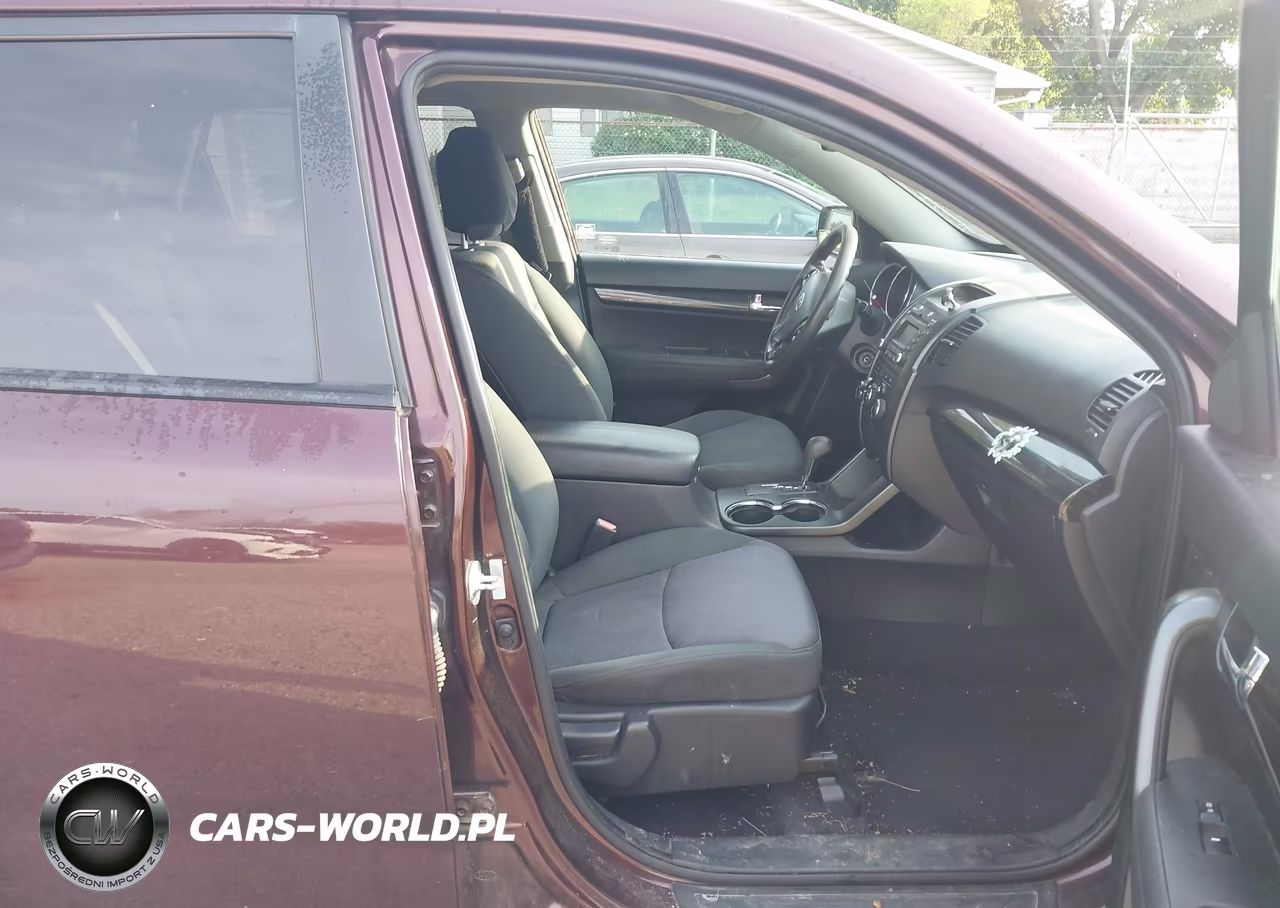 2012 Kia Sorento Lx V6 VIN:5XYKTDA21CG274393 - 5