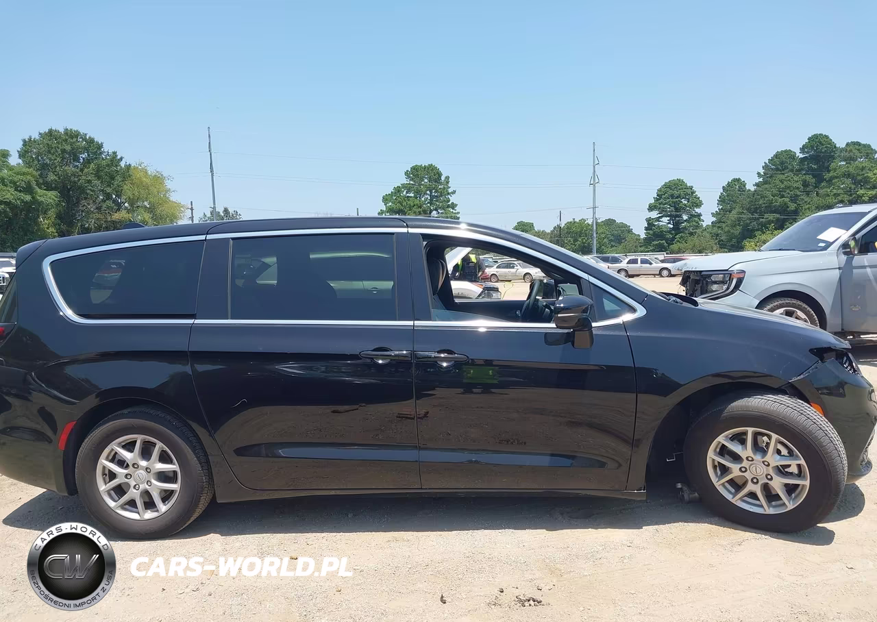 2026 Chrysler Pacifica Select VIN:2C4RC1BG9TR273074 - 14