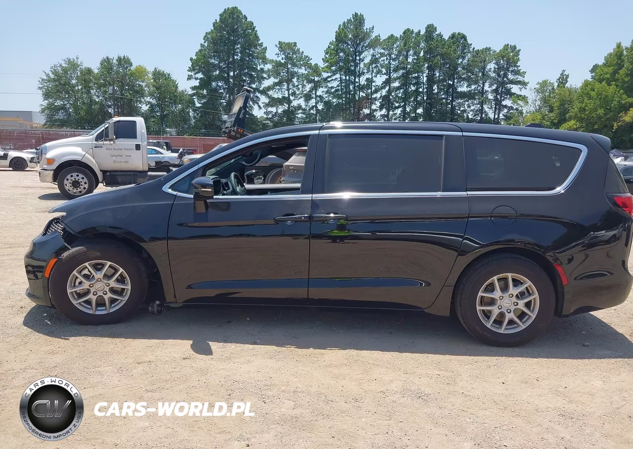 2026 Chrysler Pacifica Select VIN:2C4RC1BG9TR273074 - 15