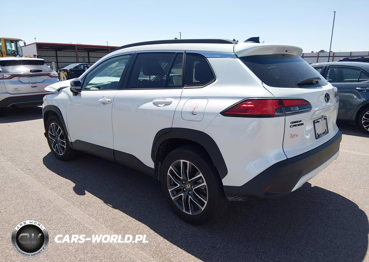 2026 Toyota Corolla Cross Xle VIN:7MUDAAAG6TV158334 - 3
