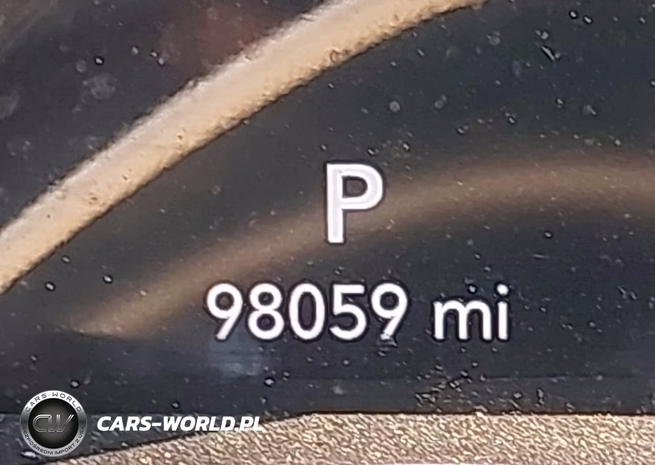 2019 Jeep Wrangler Unlimited Sahara 4X4 VIN:1C4HJXEN3KW576517 - 15