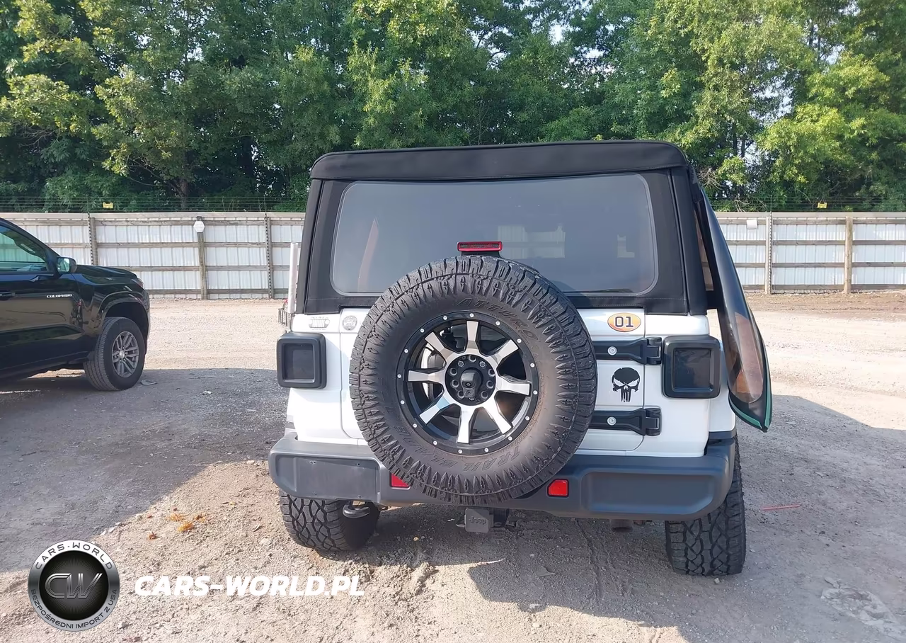 2019 Jeep Wrangler Unlimited Sahara 4X4 VIN:1C4HJXEN3KW576517 - 16
