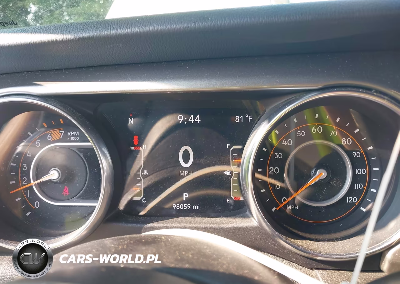 2019 Jeep Wrangler Unlimited Sahara 4X4 VIN:1C4HJXEN3KW576517 - 7