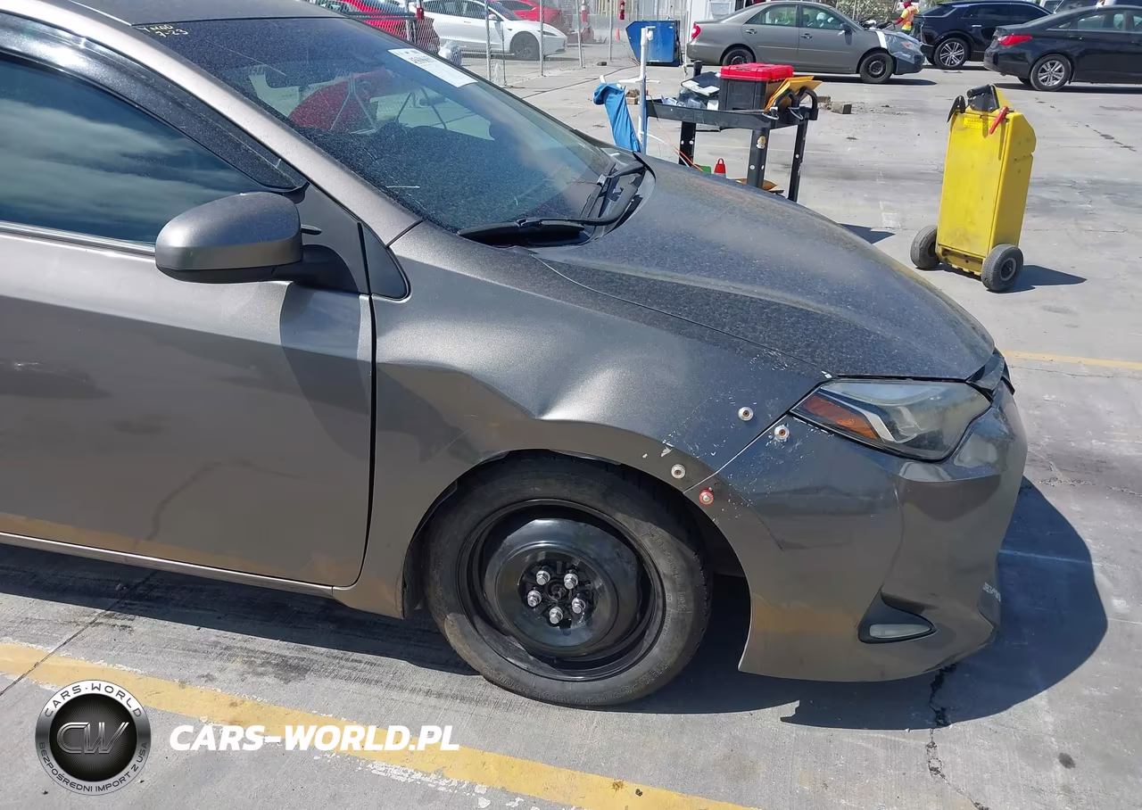 2018 Toyota Corolla Xle VIN:2T1BURHE3JC029484 - 13