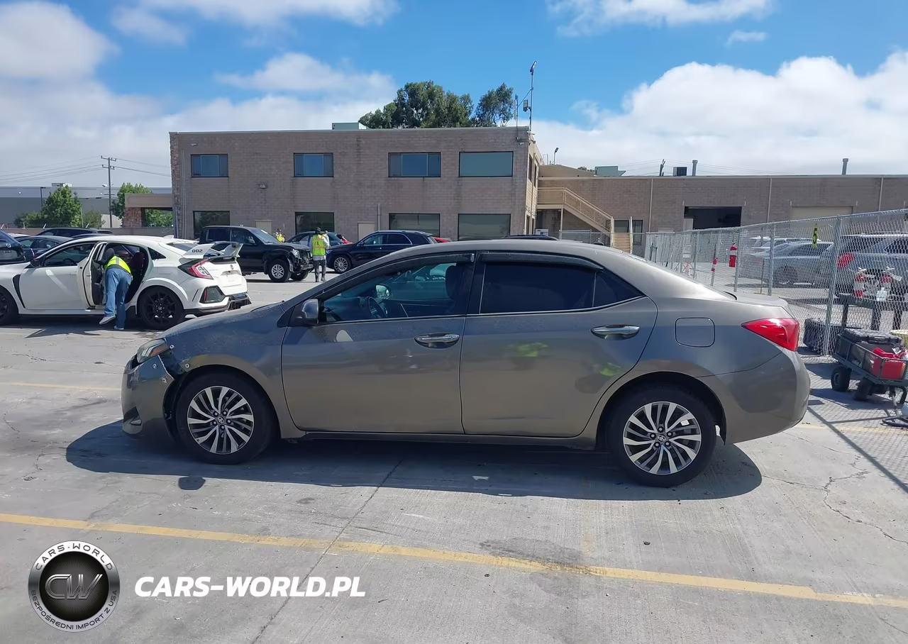 2018 Toyota Corolla Xle VIN:2T1BURHE3JC029484 - 16