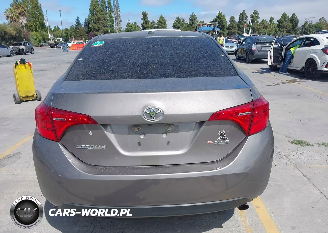 2018 Toyota Corolla Xle VIN:2T1BURHE3JC029484 - 18
