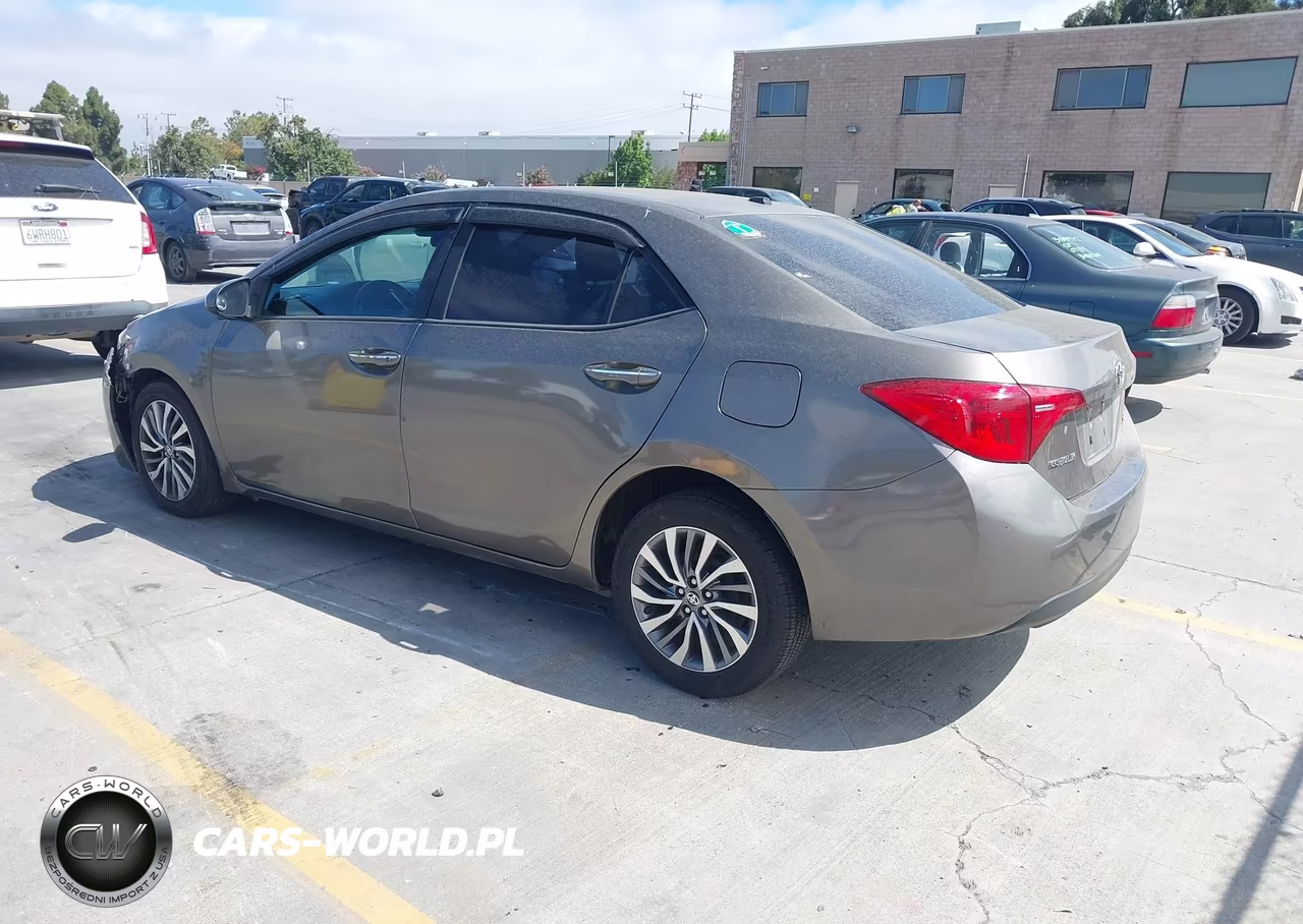 2018 Toyota Corolla Xle VIN:2T1BURHE3JC029484 - 3
