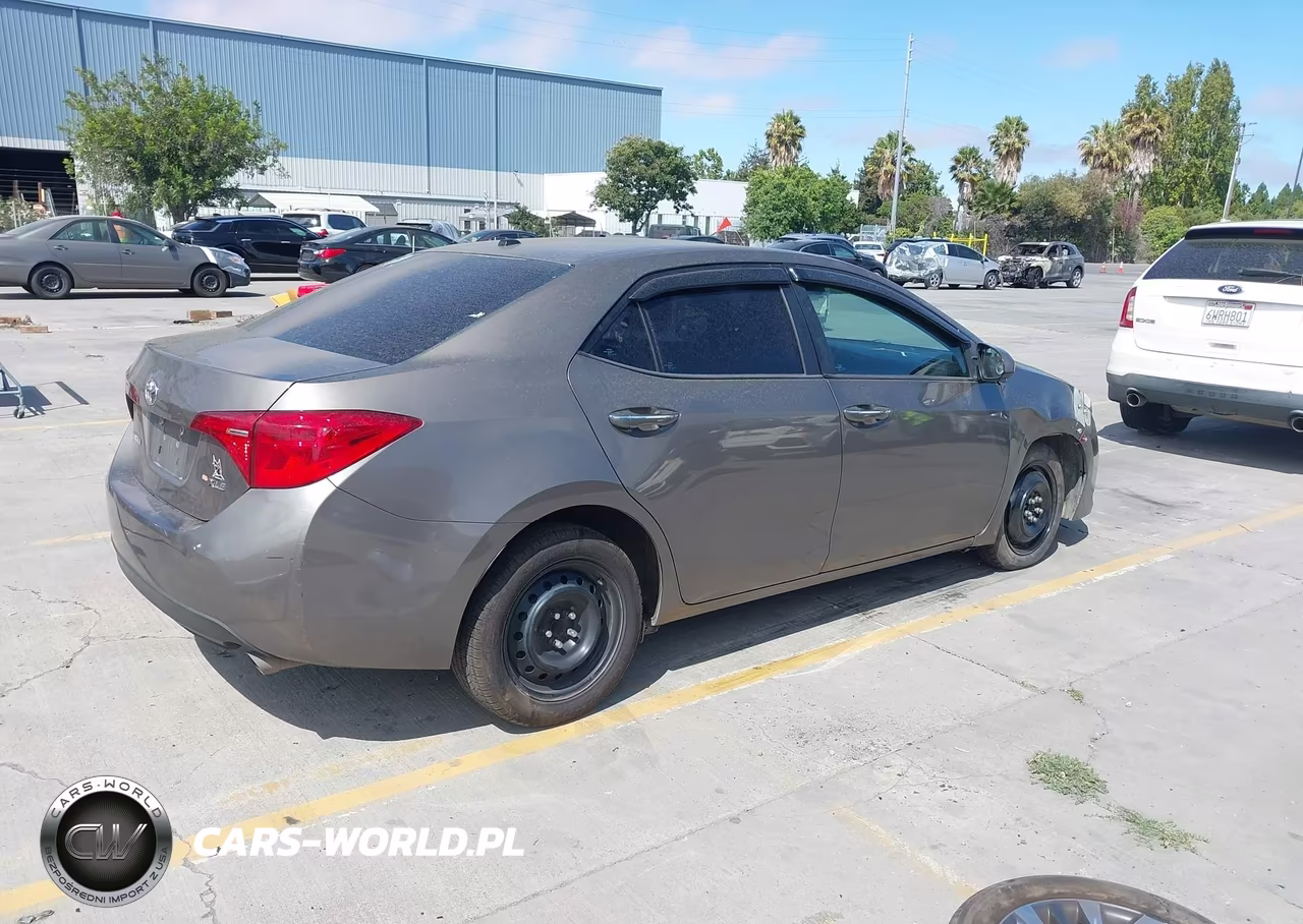 2018 Toyota Corolla Xle VIN:2T1BURHE3JC029484 - 4