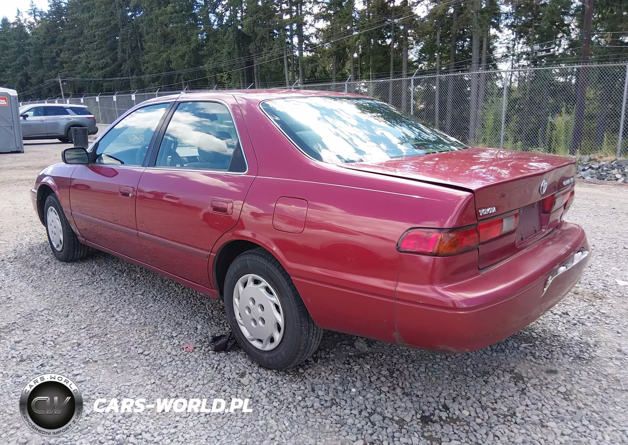 1997 Toyota Camry Le VIN:JT2BG22KXV0057675 - 3