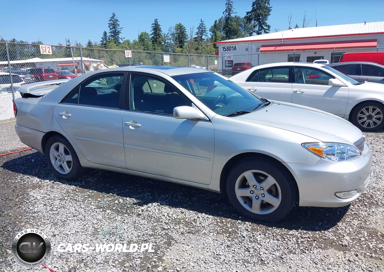 2002 Toyota Camry Se VIN:JTDBE32K020069946 - 14
