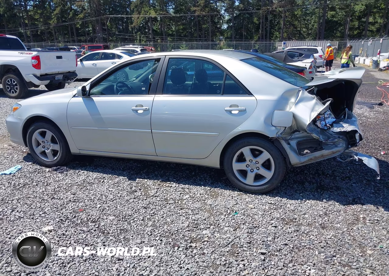 2002 Toyota Camry Se VIN:JTDBE32K020069946 - 15