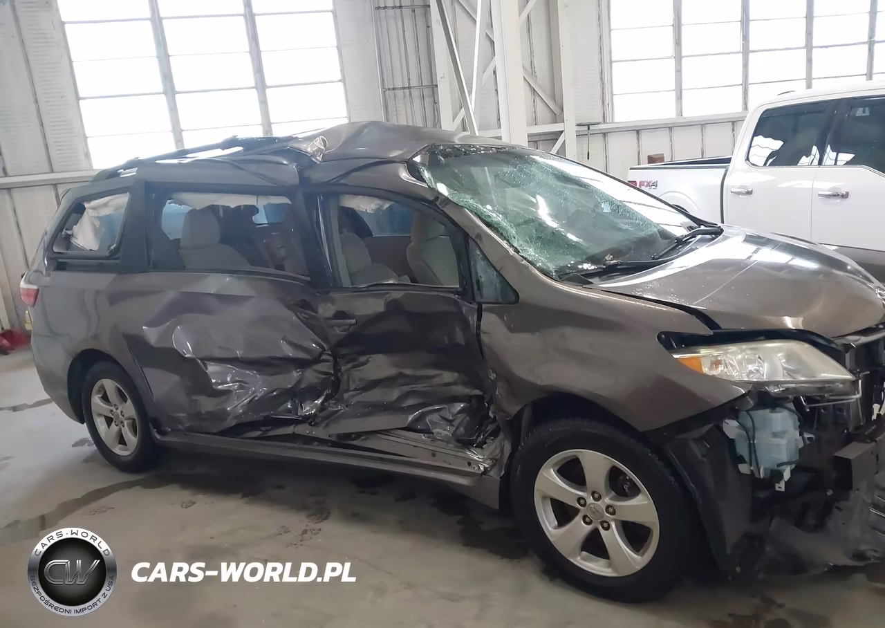 2015 Toyota Sienna Le 8 Passenger VIN:5TDKK3DC8FS673858 - 14