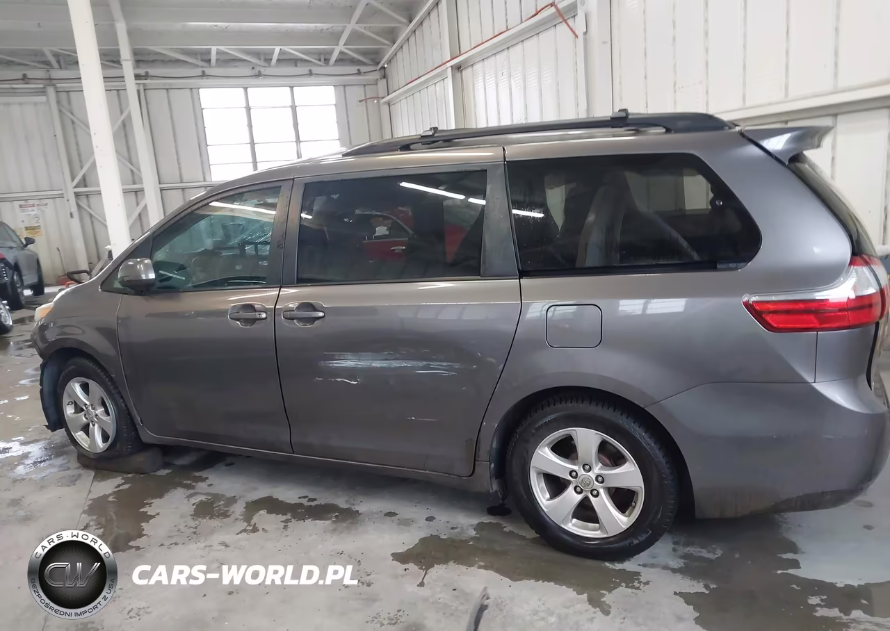 2015 Toyota Sienna Le 8 Passenger VIN:5TDKK3DC8FS673858 - 15