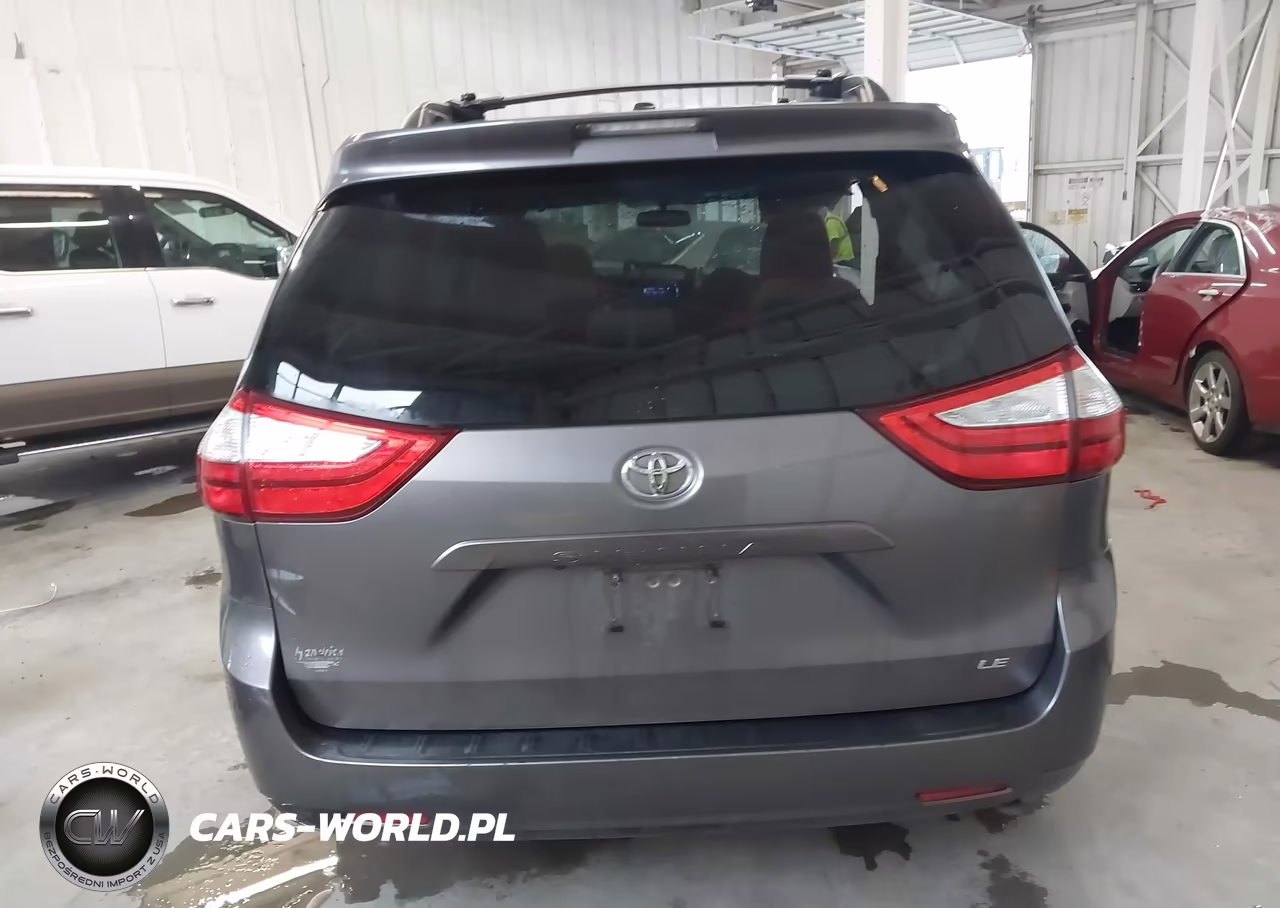2015 Toyota Sienna Le 8 Passenger VIN:5TDKK3DC8FS673858 - 17