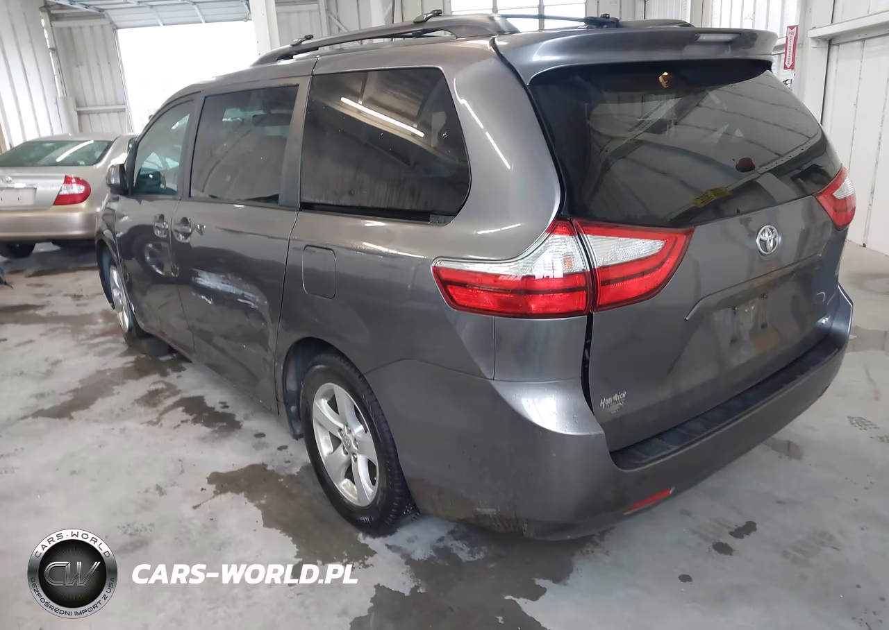 2015 Toyota Sienna Le 8 Passenger VIN:5TDKK3DC8FS673858 - 3
