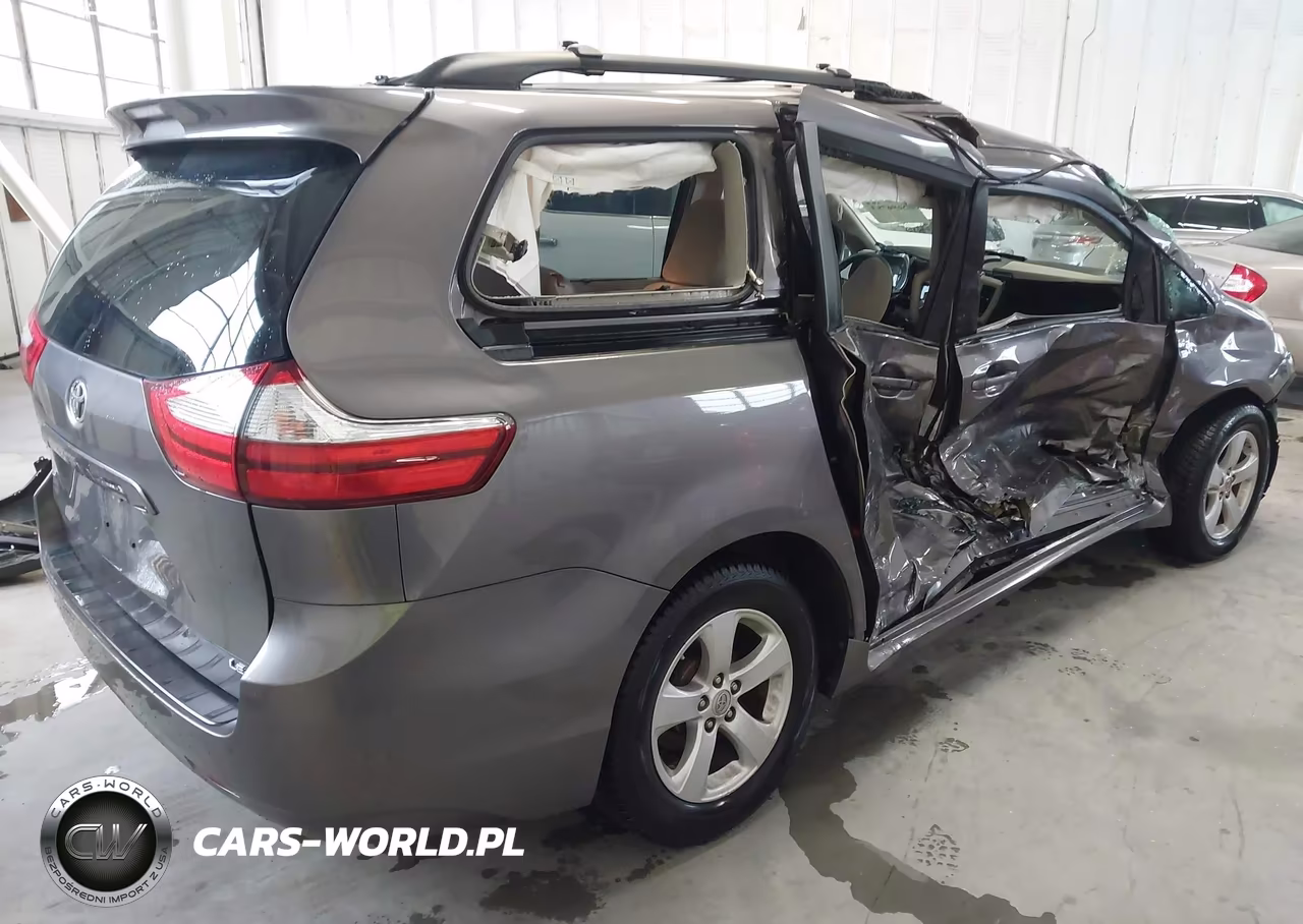 2015 Toyota Sienna Le 8 Passenger VIN:5TDKK3DC8FS673858 - 4