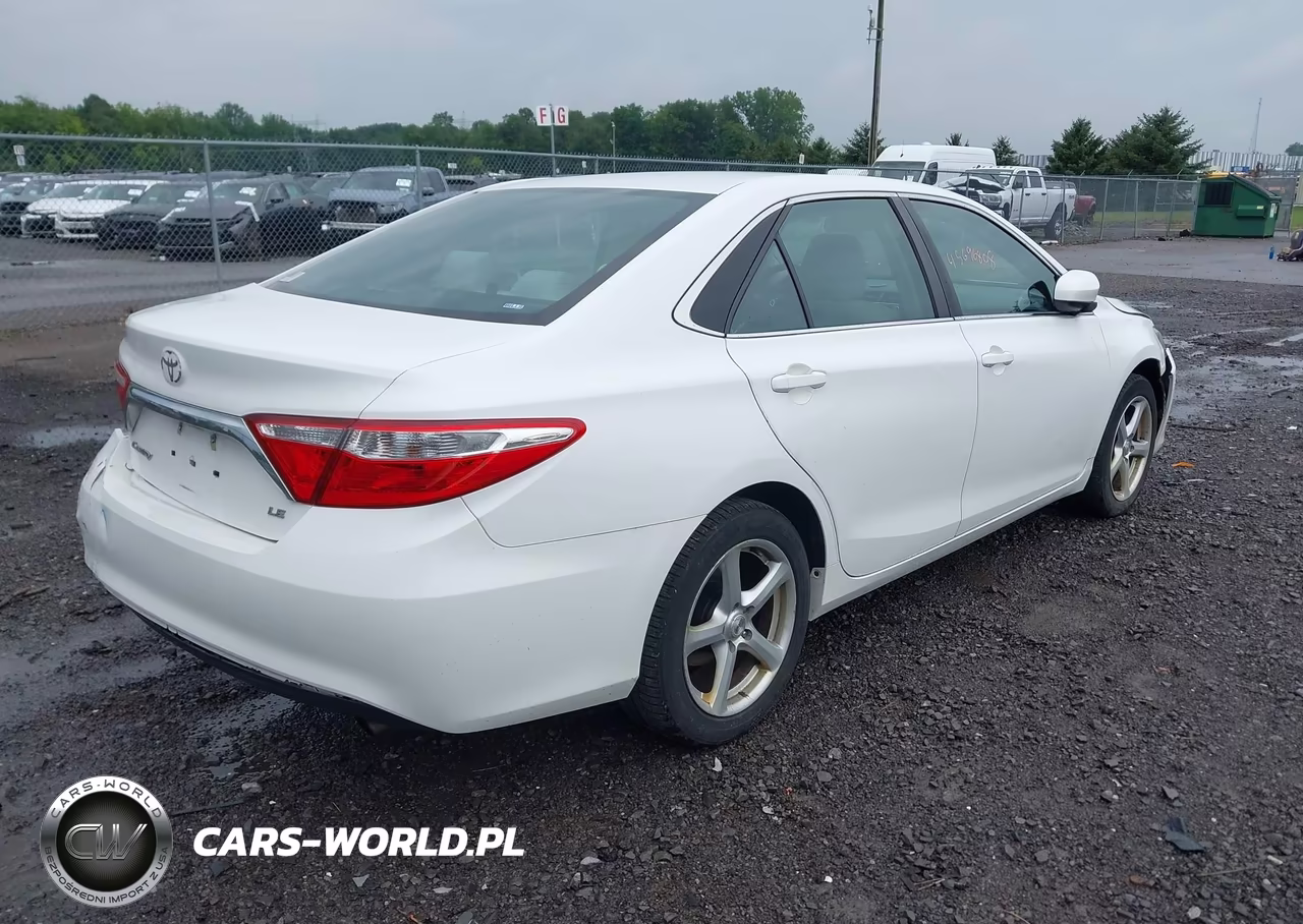 2017 Toyota Camry Le VIN:4T1BF1FK0HU760113 - 4