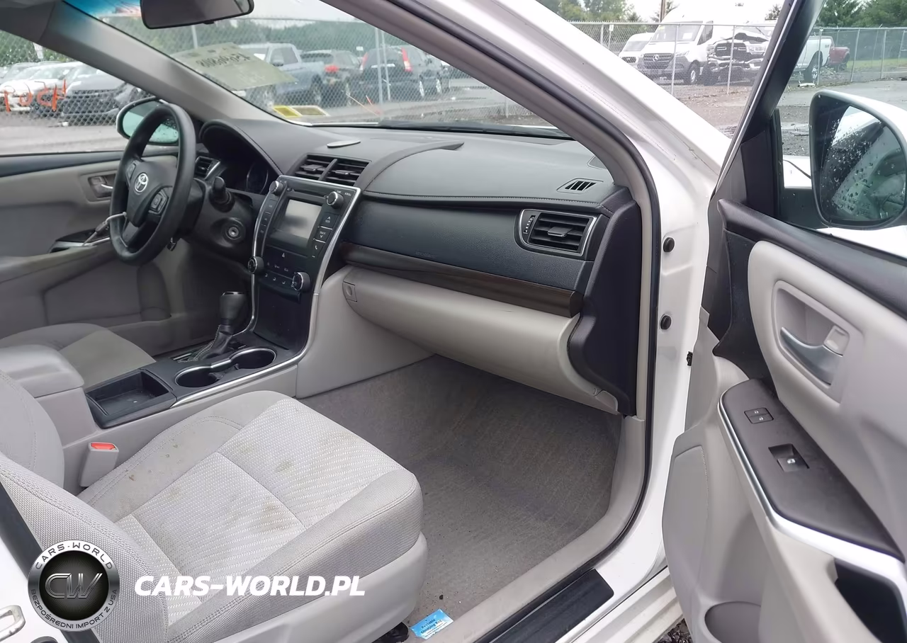 2017 Toyota Camry Le VIN:4T1BF1FK0HU760113 - 5
