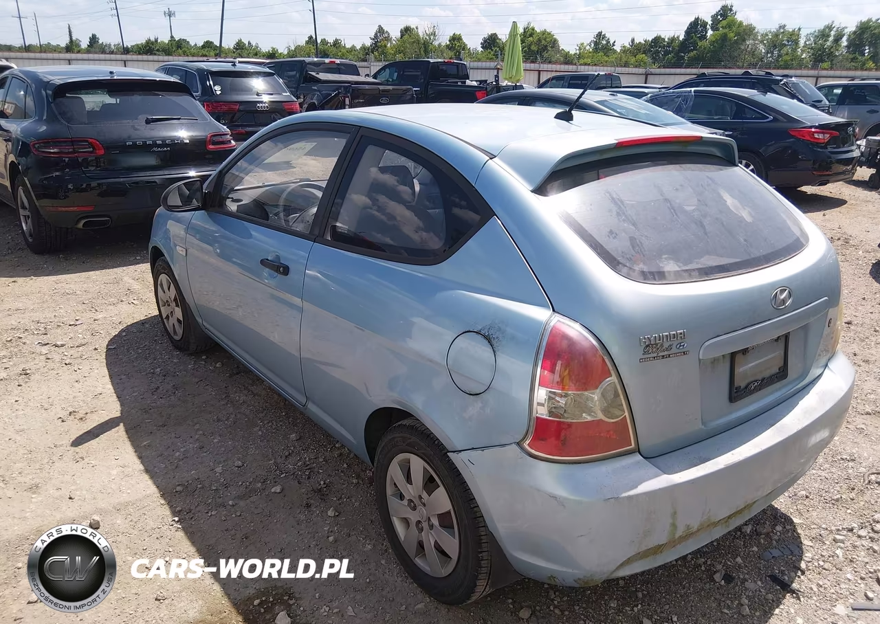 2008 Hyundai Accent Gs VIN:KMHCM36C08U073387 - 3