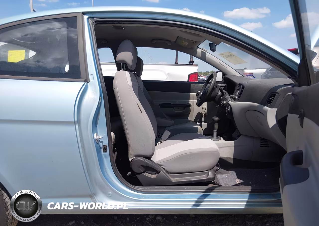 2008 Hyundai Accent Gs VIN:KMHCM36C08U073387 - 5