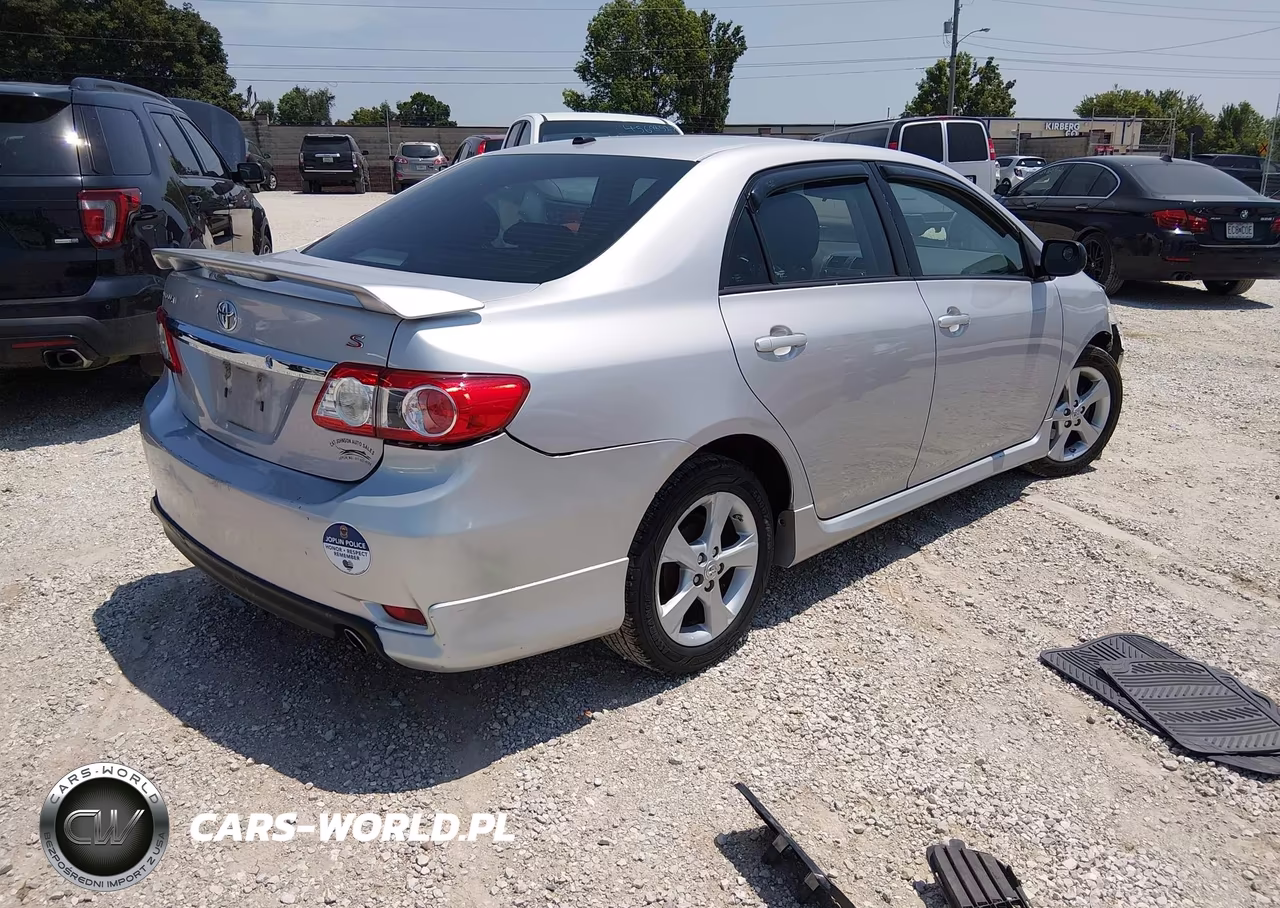 2011 Toyota Corolla S VIN:2T1BU4EE9BC723170 - 4