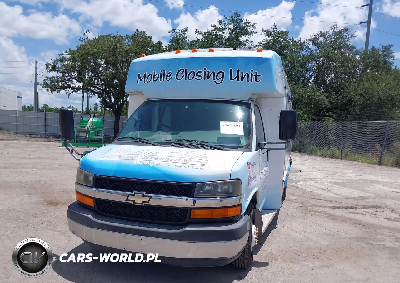 2012 Chevrolet Express Cutaway 4500 Series Diesel VIN:1GB6G5BL8C1182382 - 11