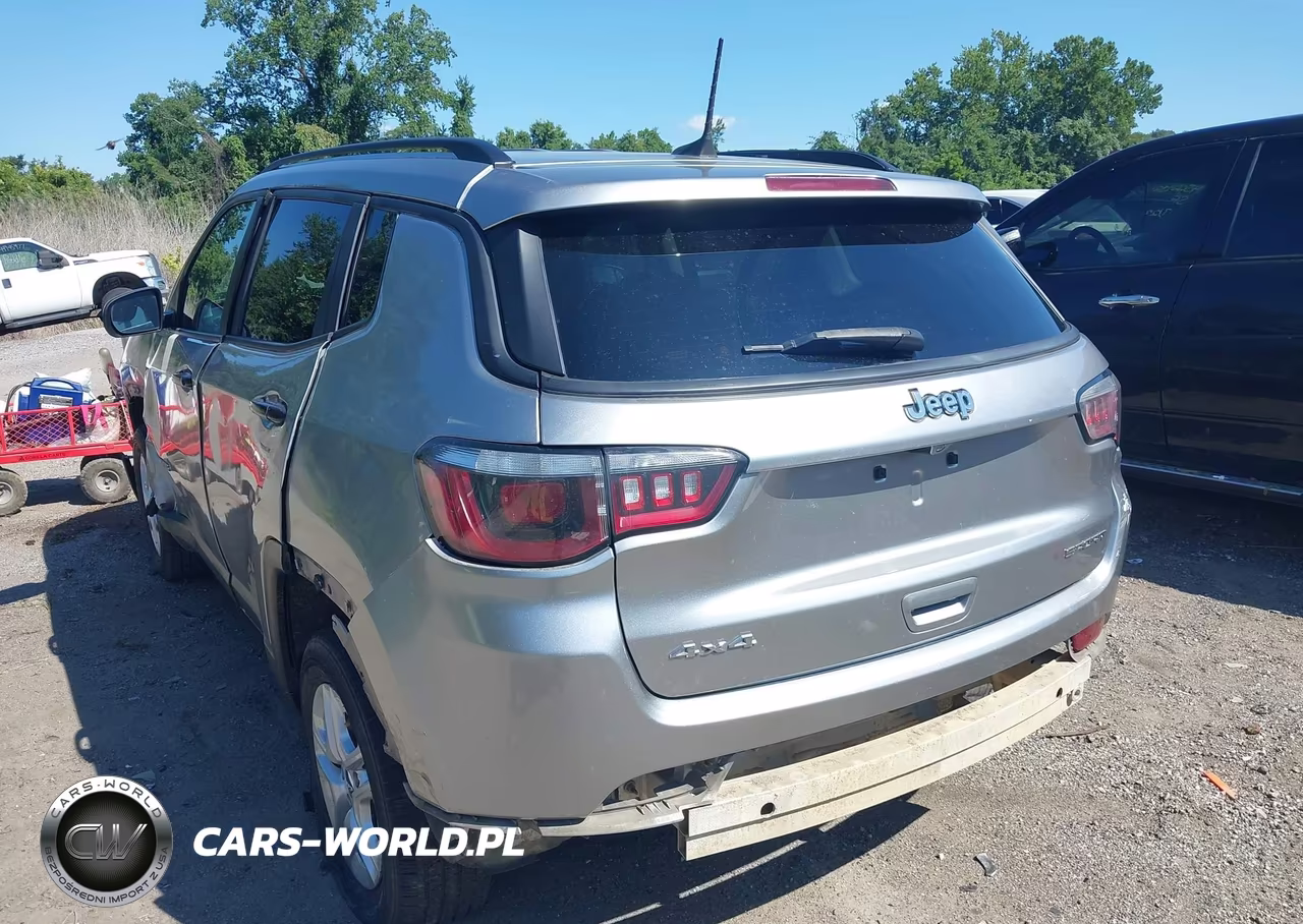 2018 Jeep Compass Sport 4X4 VIN:3C4NJDAB4JT177004 - 17