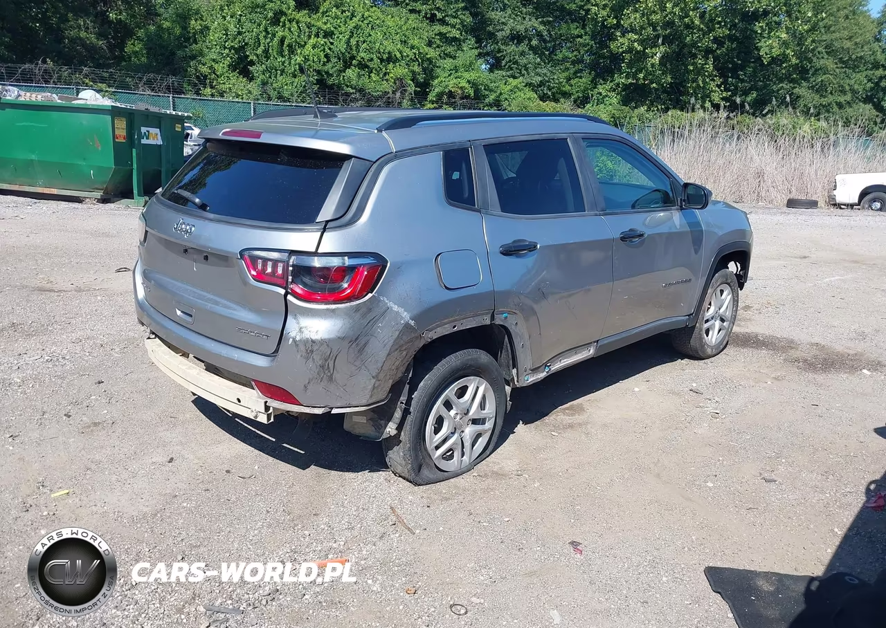 2018 Jeep Compass Sport 4X4 VIN:3C4NJDAB4JT177004 - 4