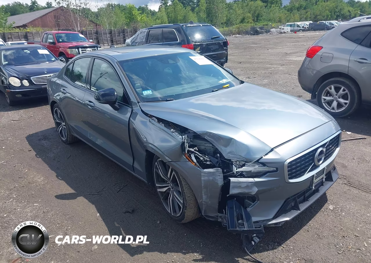 2020 Volvo S60 T6 R-Design – zdjęcie 1 z 16