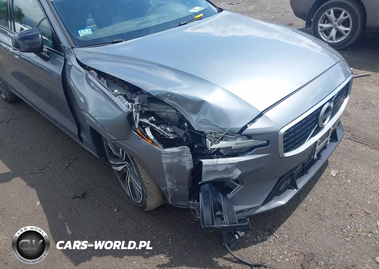 2020 Volvo S60 T6 R-Design VIN:7JRA22TM0LG030167 - 6