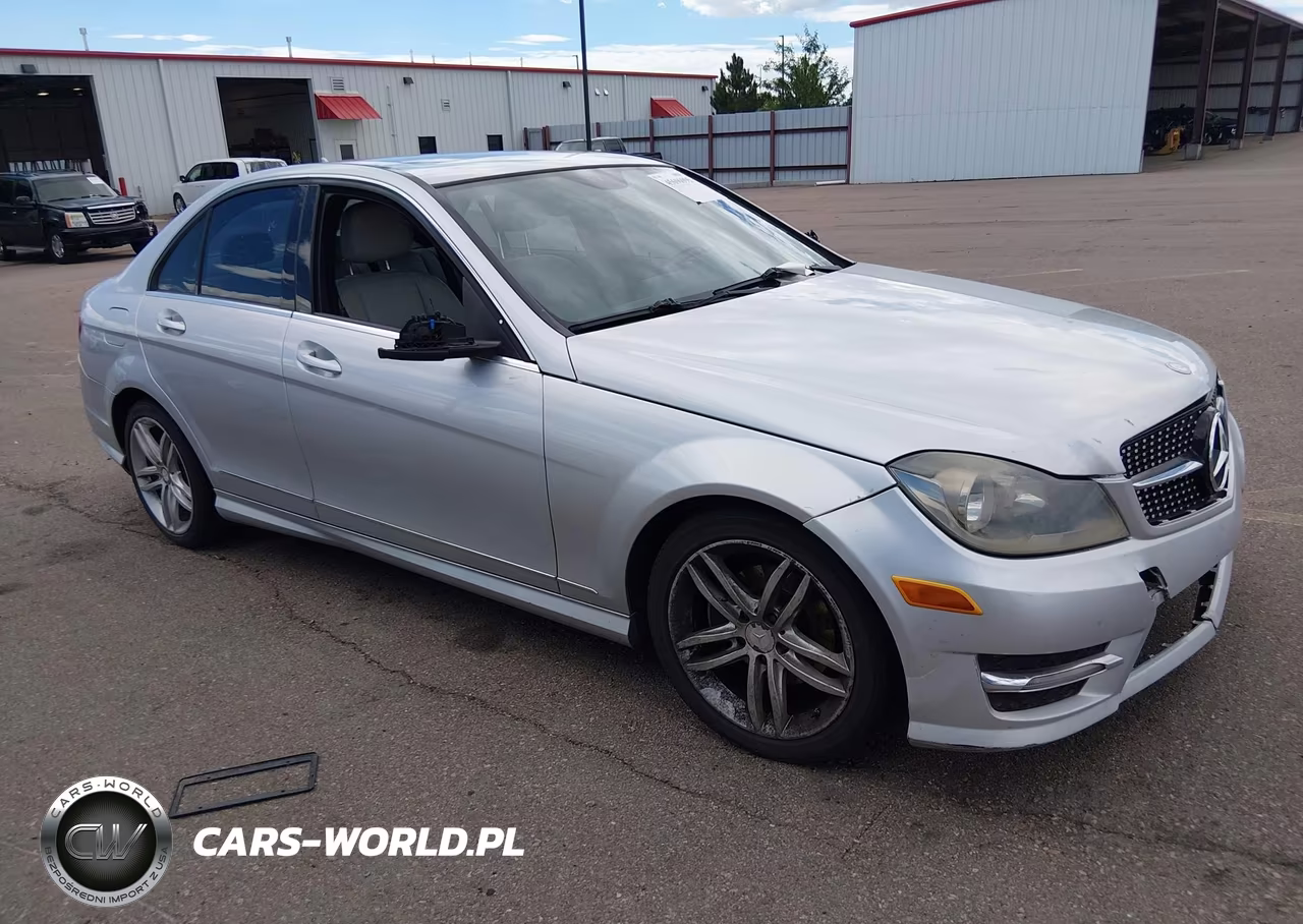 2012 Mercedes-Benz C 300 Sport 4Matic – zdjęcie 1 z 17