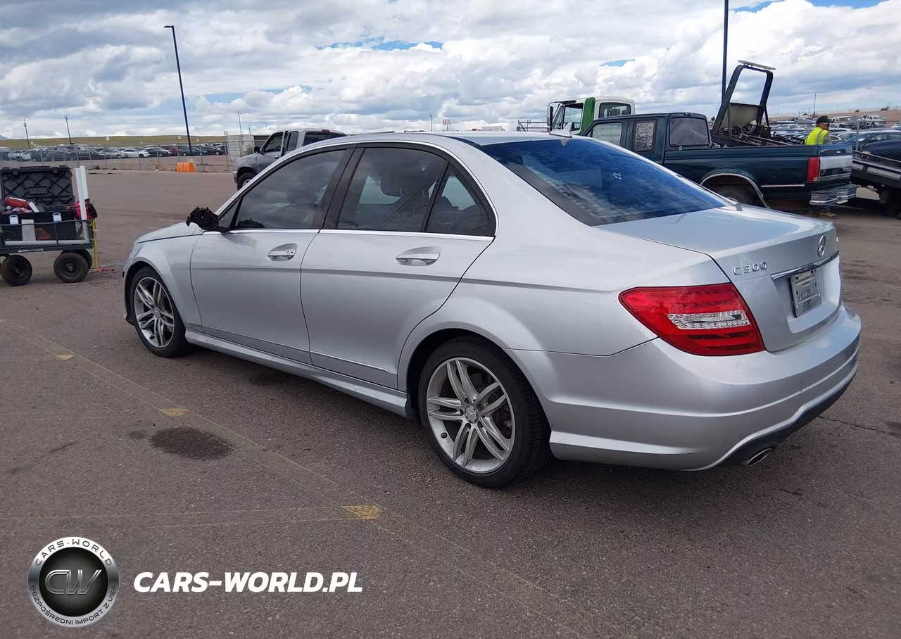 2012 Mercedes-Benz C 300 Sport 4Matic VIN:WDDGF8BB2CF912484 - 3