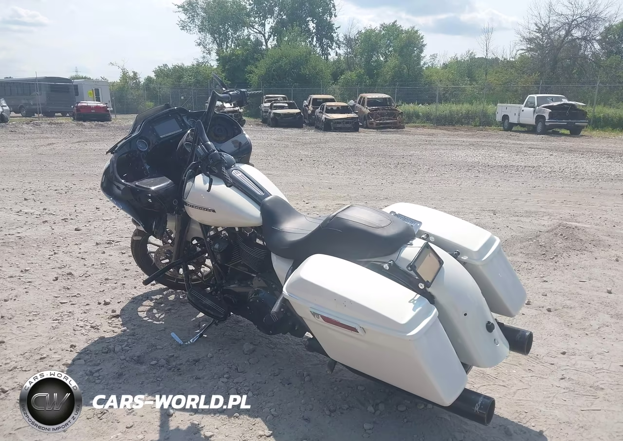 2018 Harley-Davidson Fltrxs Road Glide Special VIN:1HD1KTC16JB686442 - 3