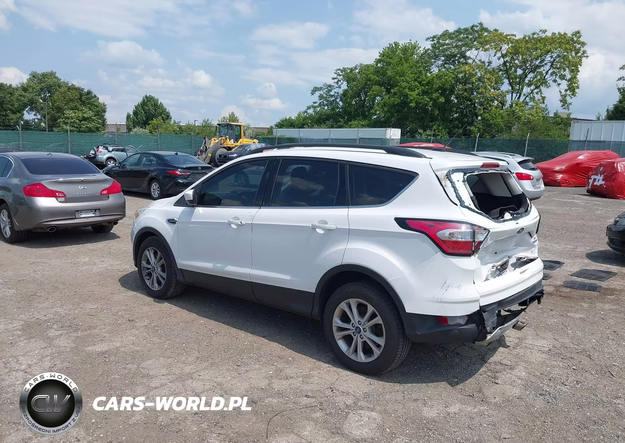 2018 Ford Escape Se VIN:1FMCU9GD5JUA39252 - 3