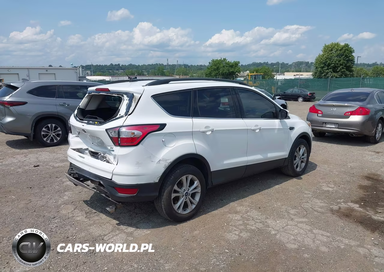 2018 Ford Escape Se VIN:1FMCU9GD5JUA39252 - 4
