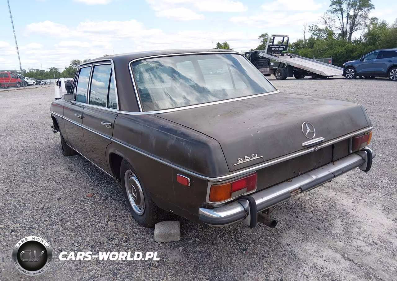 1971 Mercedes 250 C VIN:11401112005463 - 3