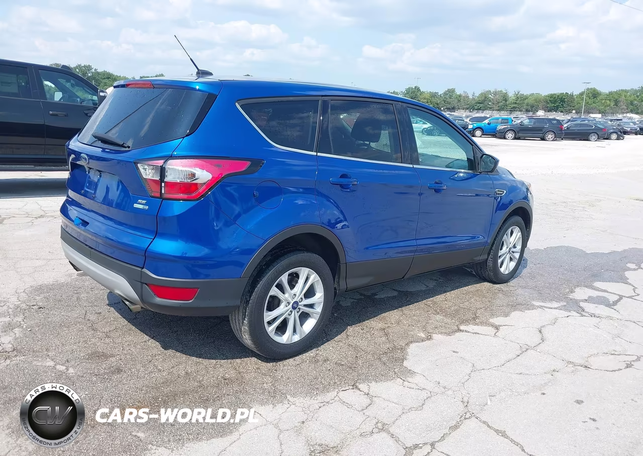 2017 Ford Escape Se VIN:1FMCU9GD5HUE18553 - 4