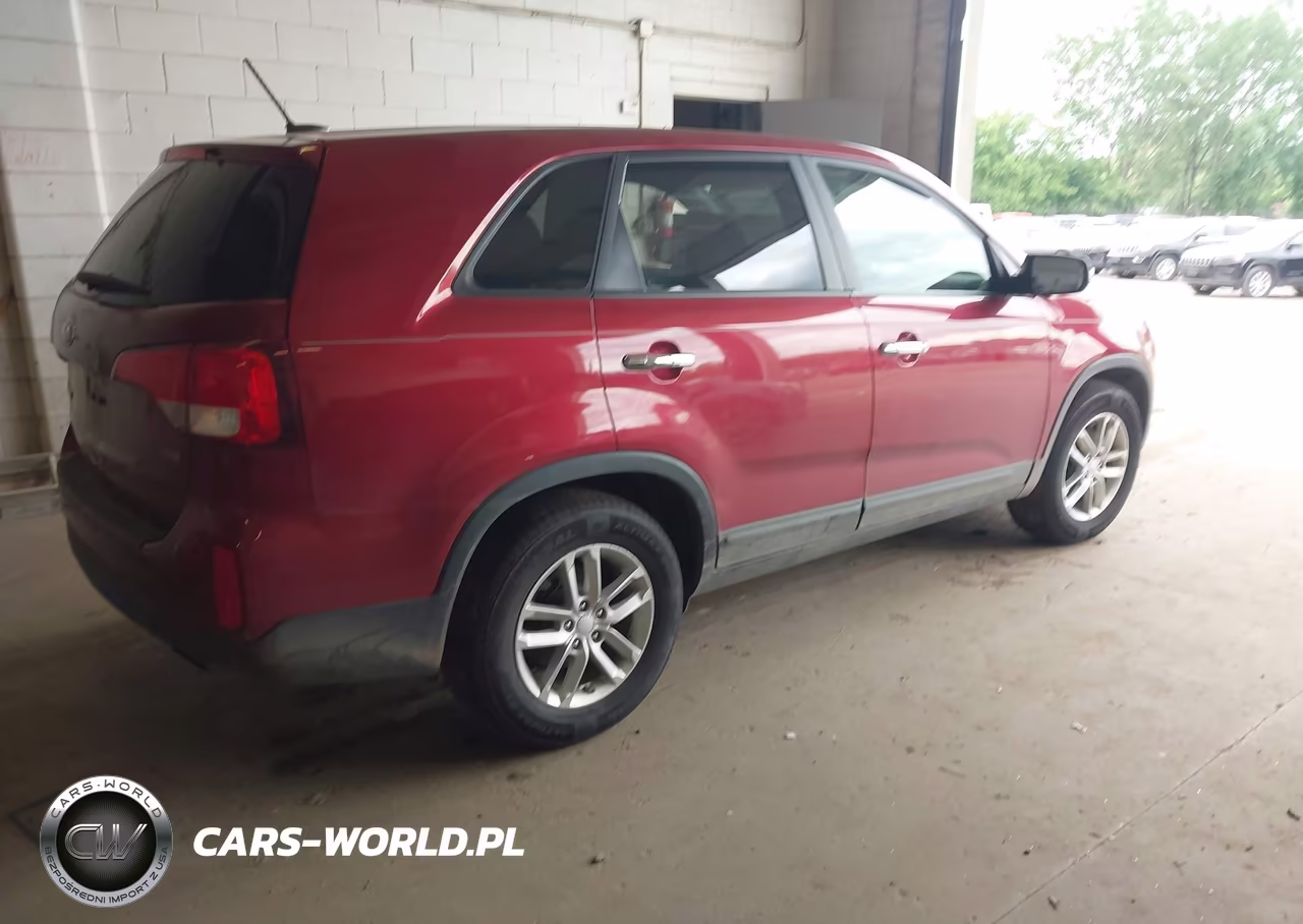 2014 Kia Sorento Lx VIN:5XYKT3A67EG516829 - 4