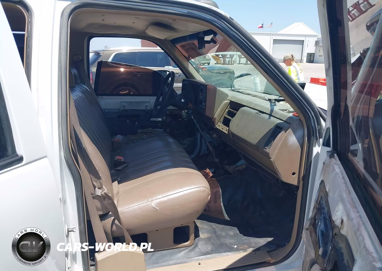 1993 GMC Sierra C3500 VIN:1GTHC33K2PJ716024 - 5