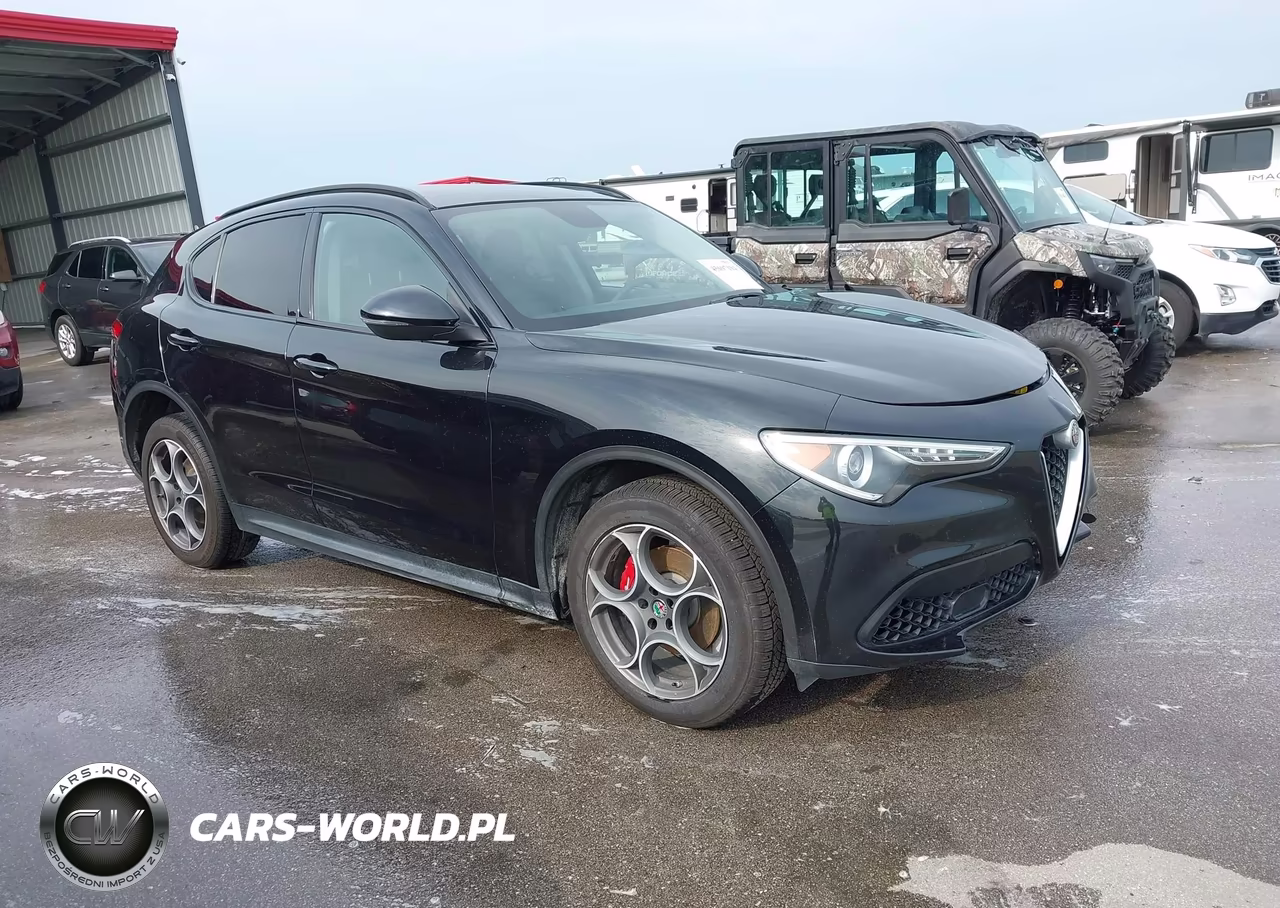 2018 Alfa Romeo Stelvio Sport