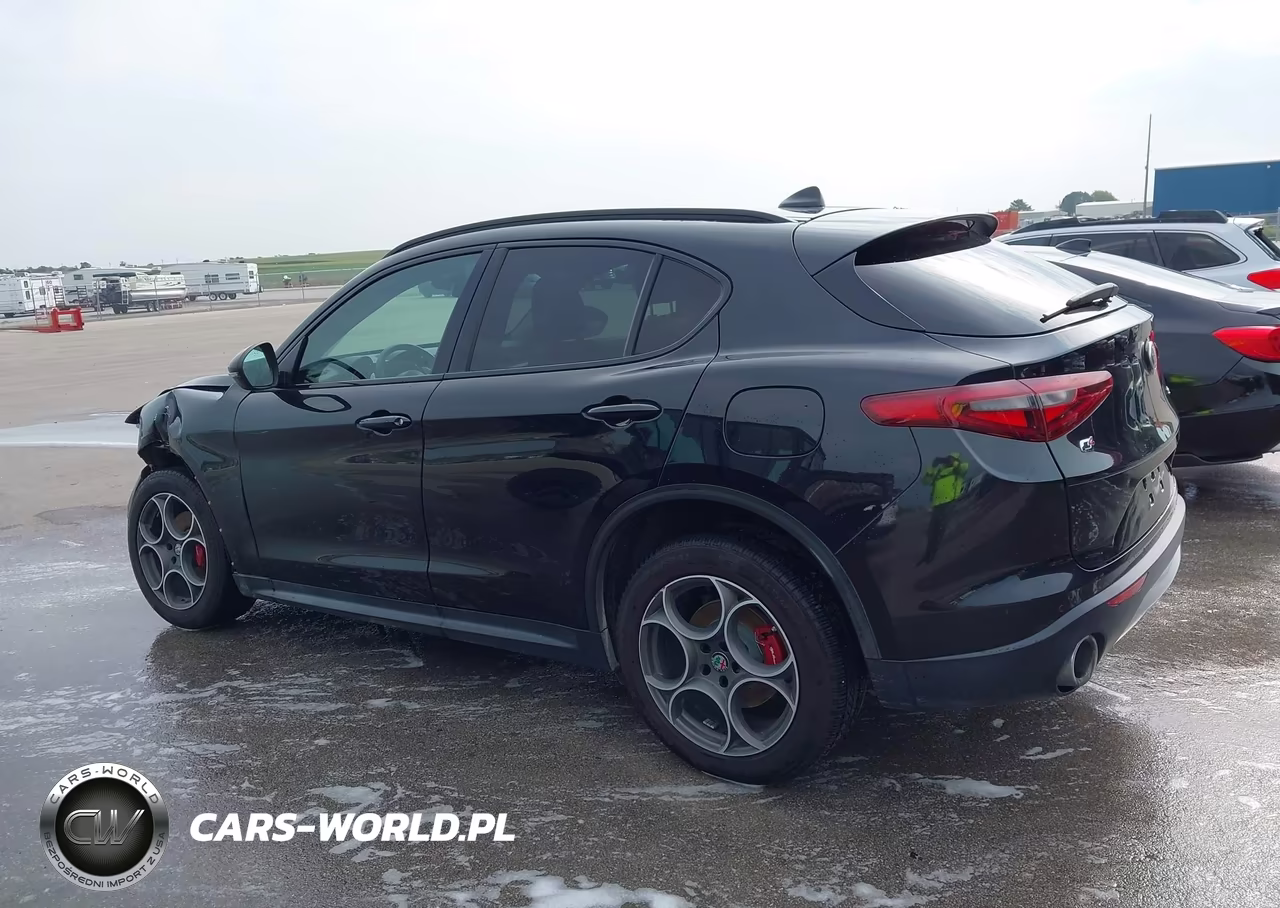 2018 Alfa Romeo Stelvio Sport VIN:ZASFAKPN0J7B64322 - 14
