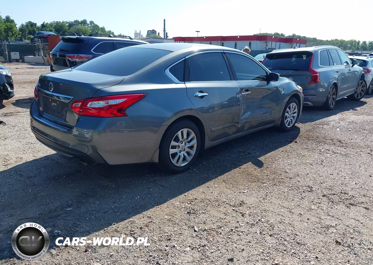 2017 Nissan Altima 2.5 S VIN:1N4AL3AP8HC246478 - 4