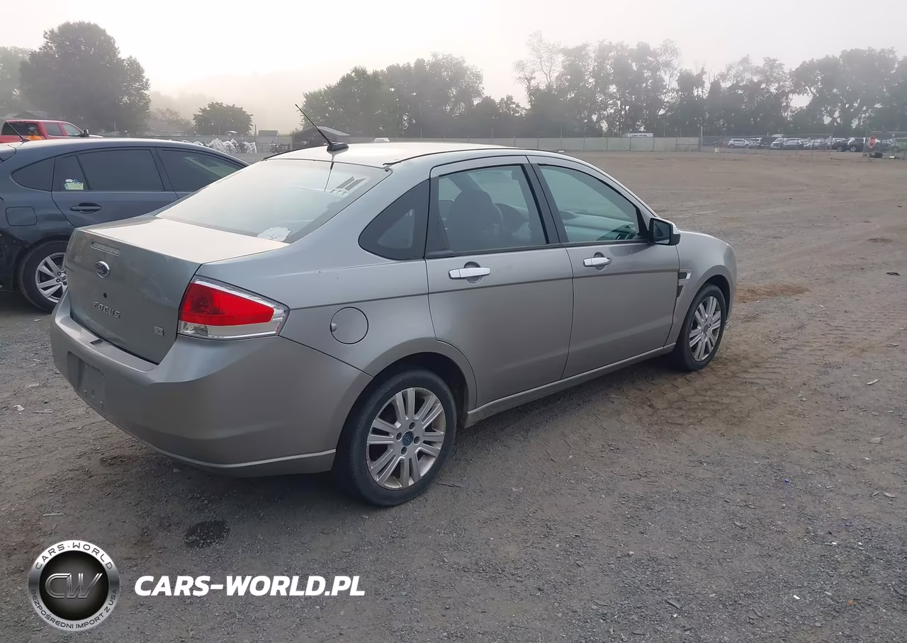 2008 Ford Focus Se VIN:1FAHP35N08W192832 - 4