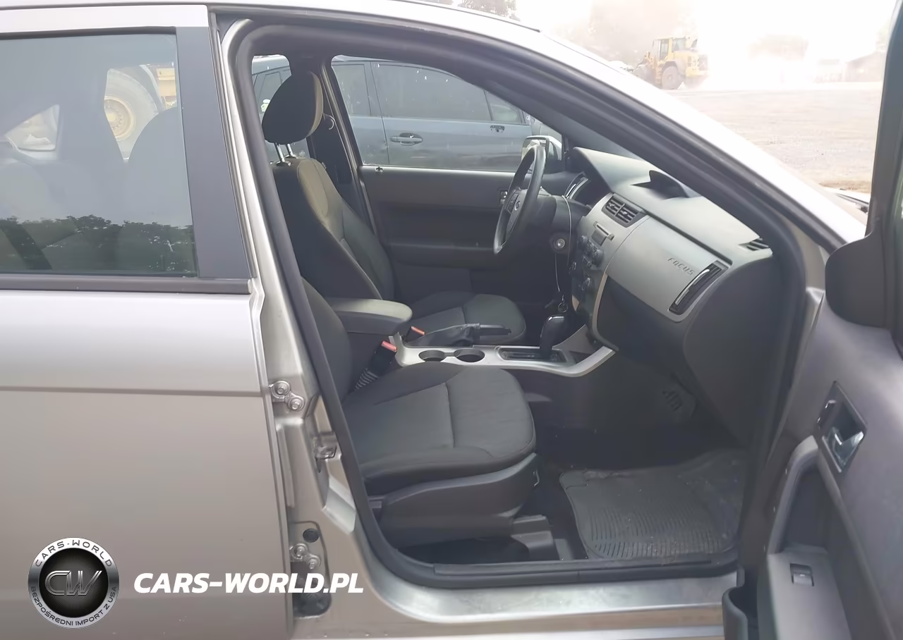 2008 Ford Focus Se VIN:1FAHP35N08W192832 - 5