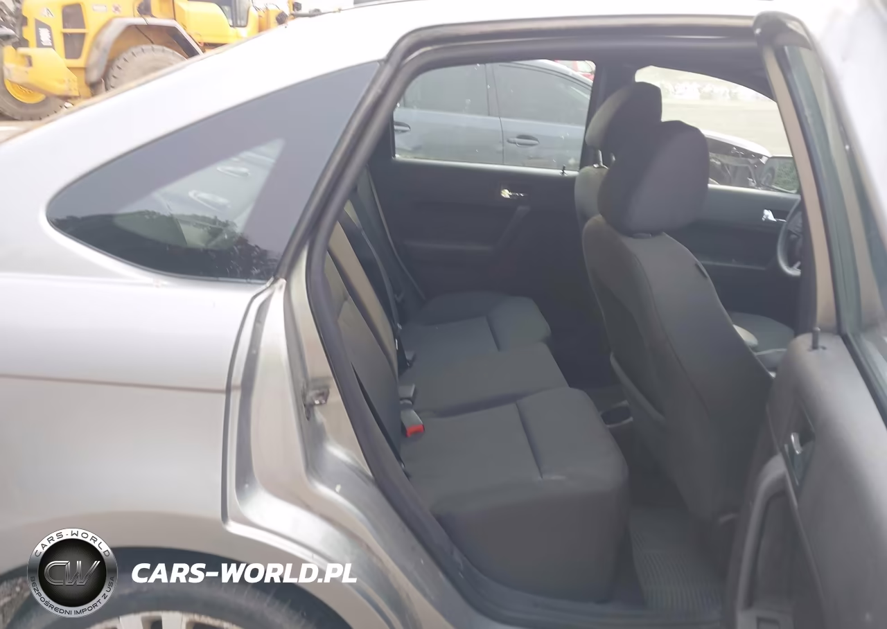 2008 Ford Focus Se VIN:1FAHP35N08W192832 - 8