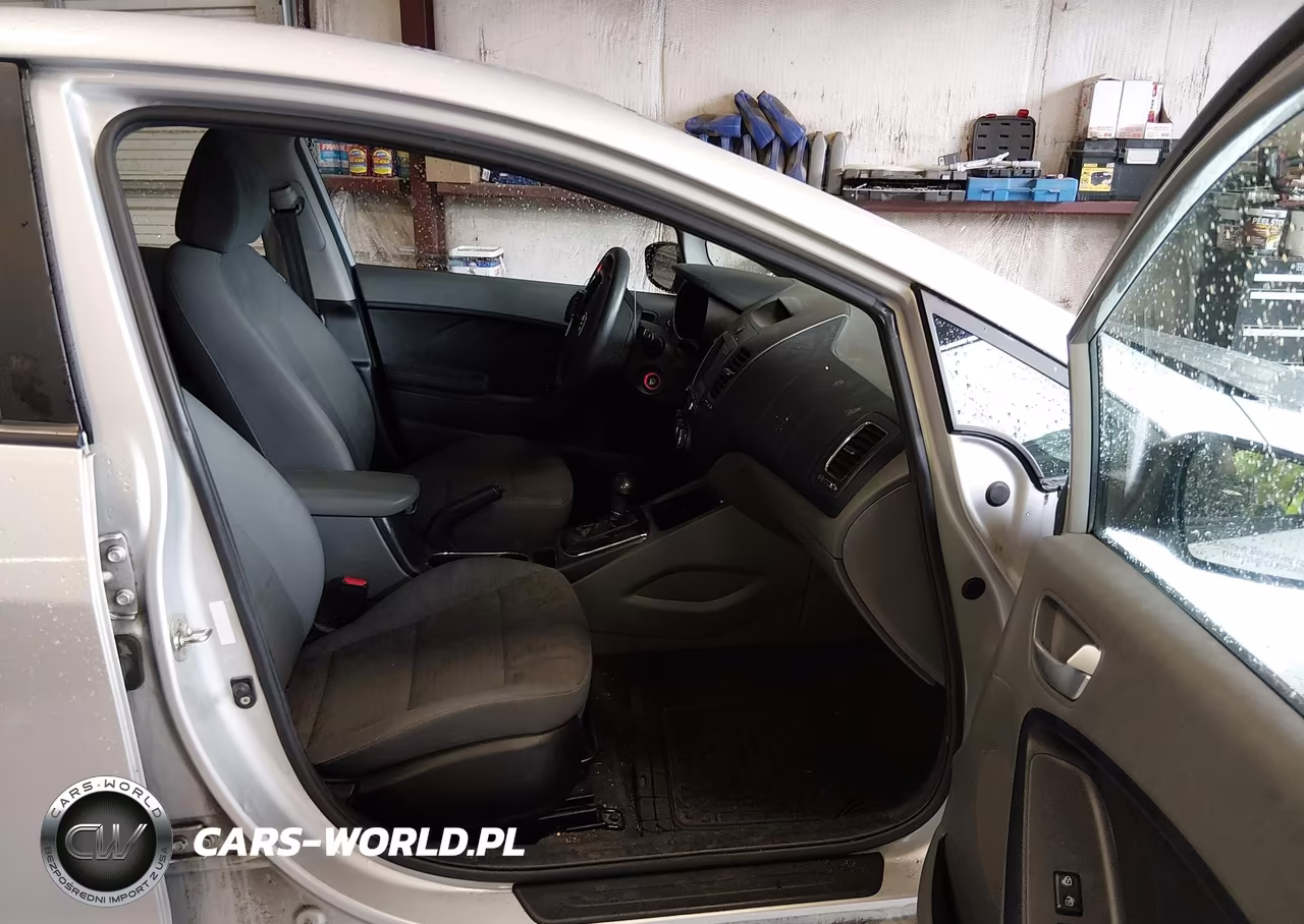 2018 Kia Forte Lx VIN:3KPFL4A74JE261841 - 5