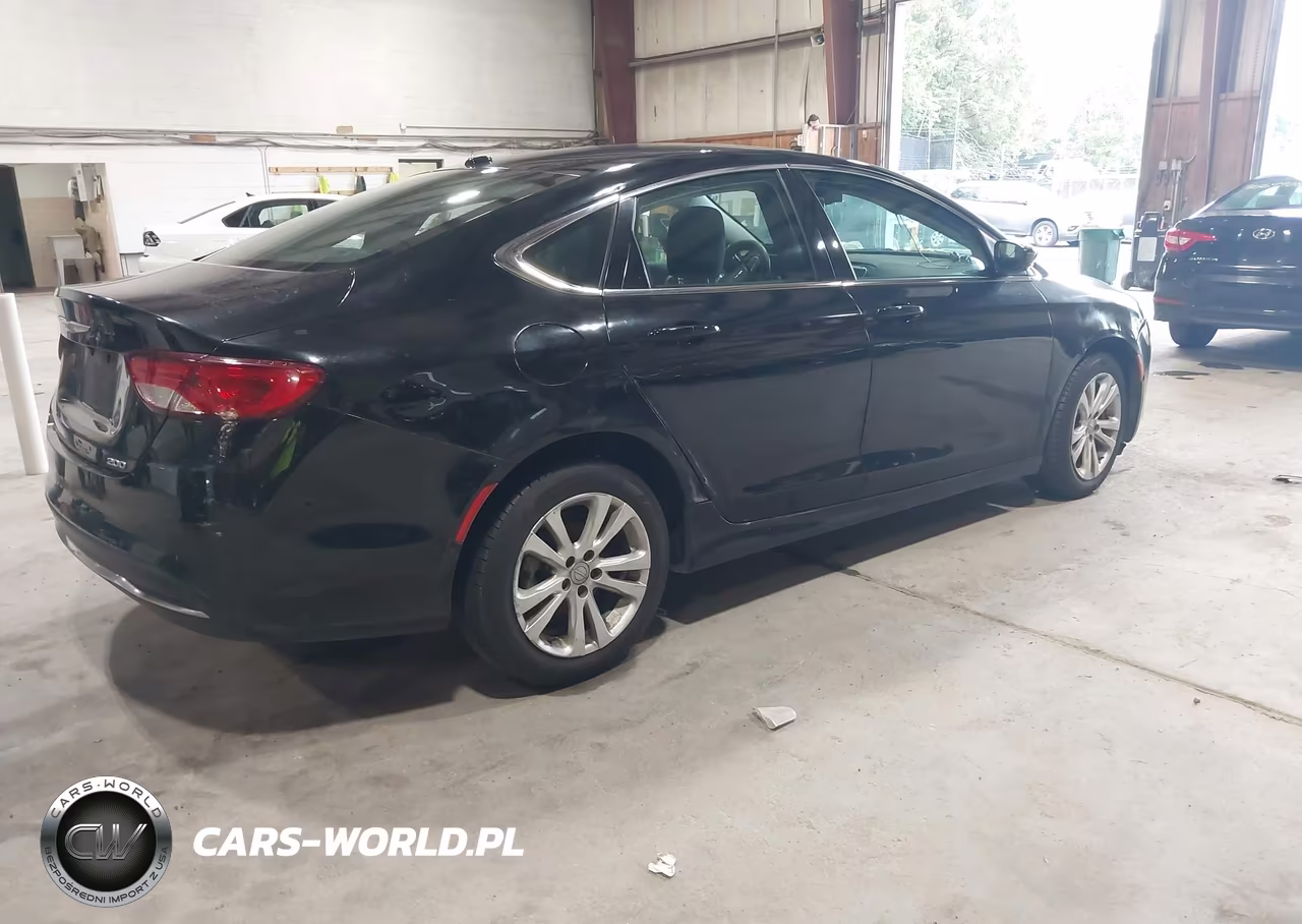 2015 Chrysler 200 Limited VIN:1C3CCCAB3FN660829 - 4