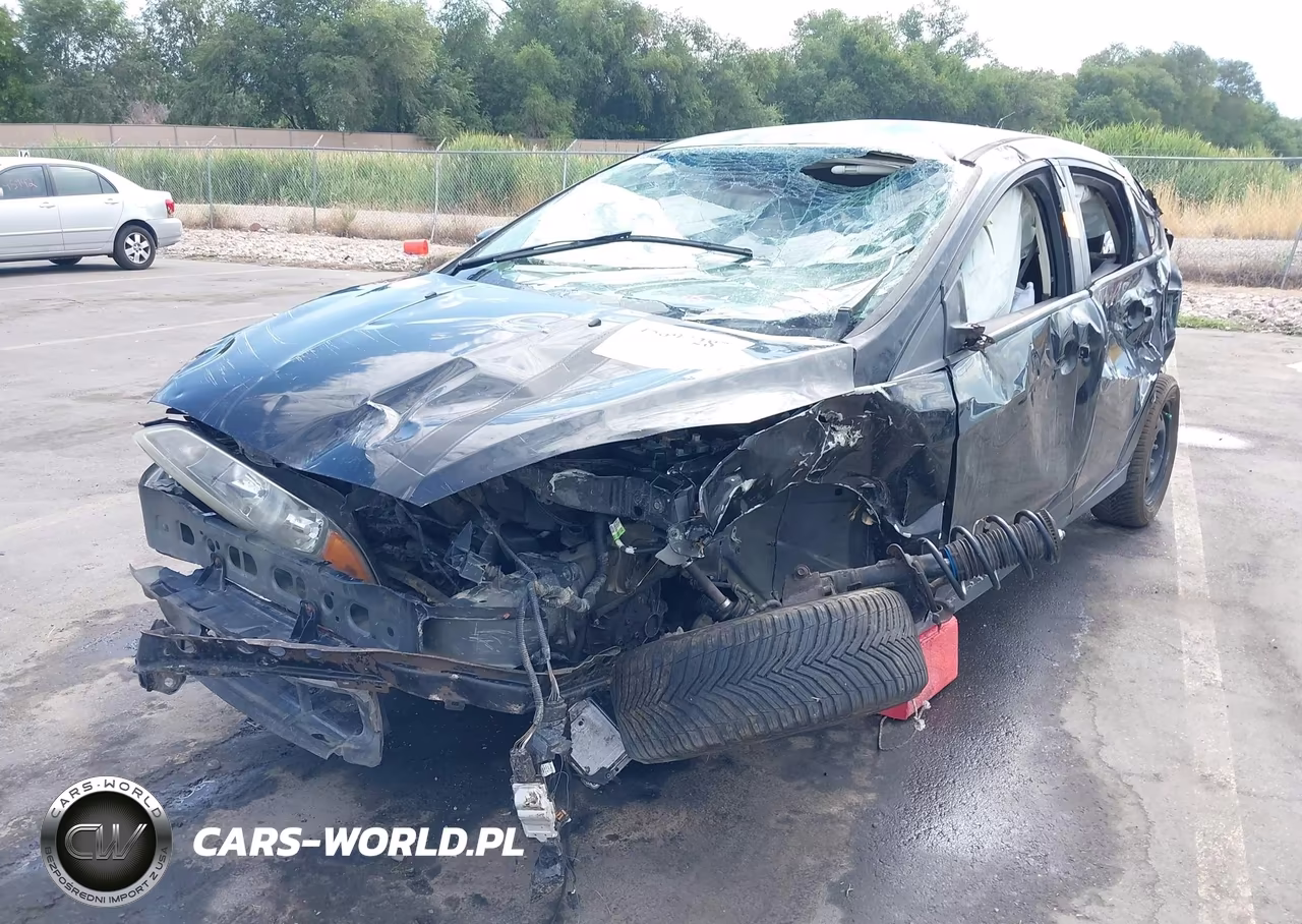 2015 Ford Focus Se VIN:1FADP3K21FL281090 - 2