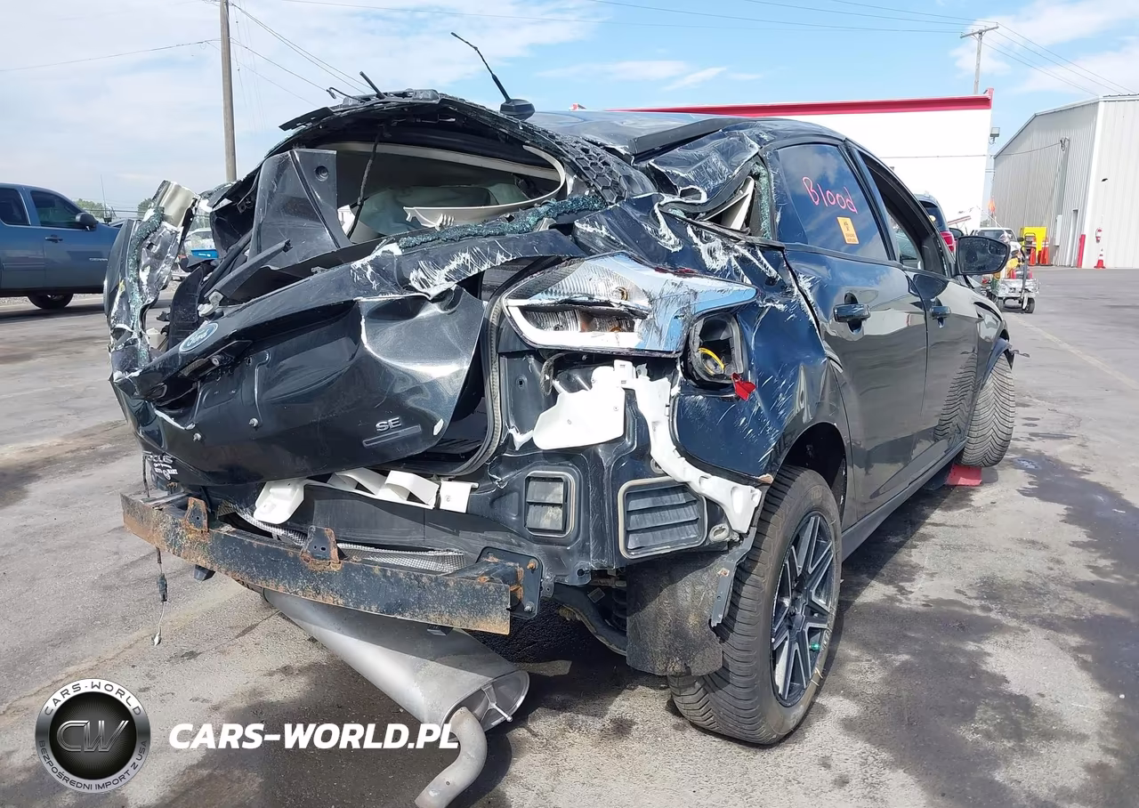2015 Ford Focus Se VIN:1FADP3K21FL281090 - 4