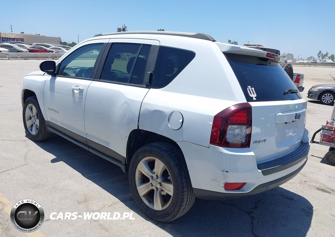 2015 Jeep Compass Sport VIN:1C4NJDBB7FD218107 - 3